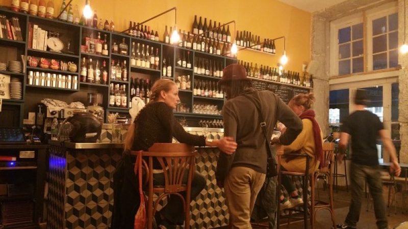 Men and women at the bar at Odessa Comptoir, Lyon