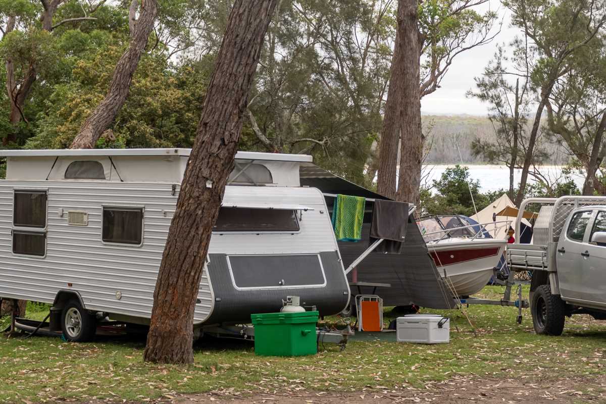 Campers in caravan park - what is the expected etiquette